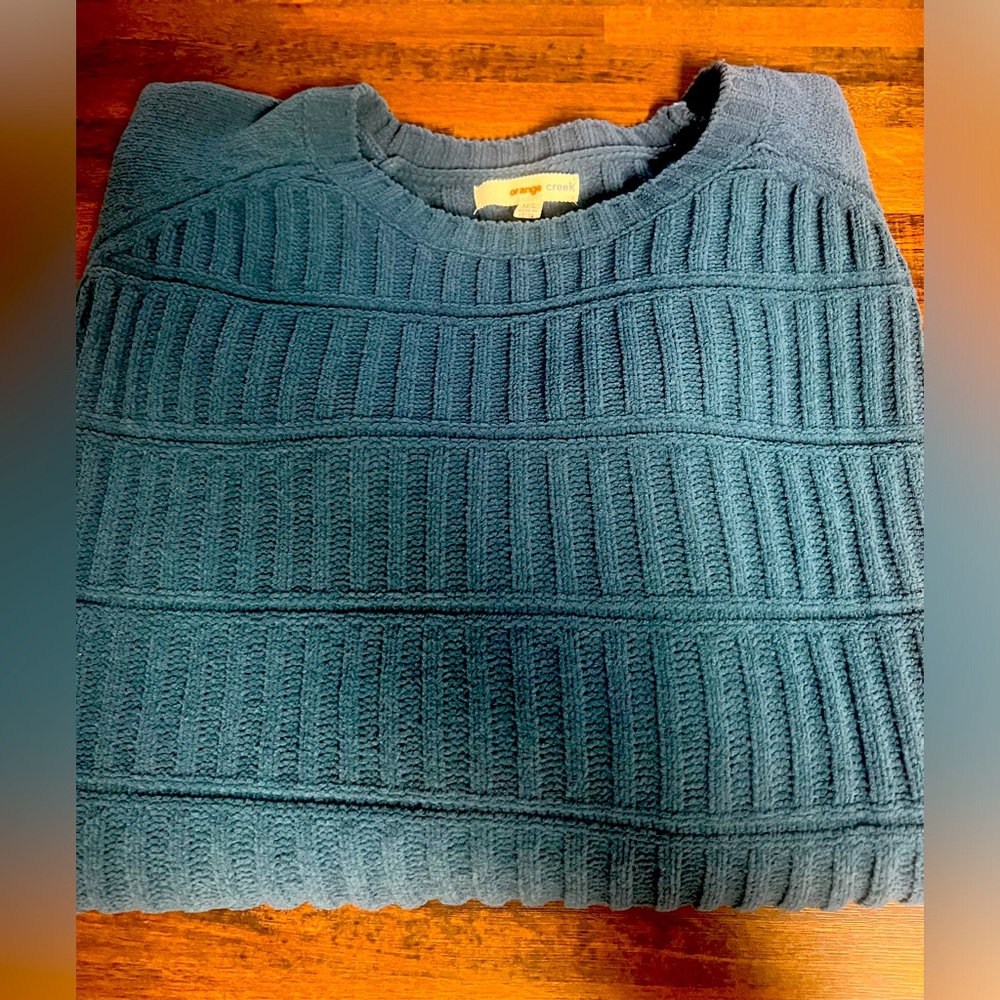 Beautiful blue sweater, size M/L, long sleeve